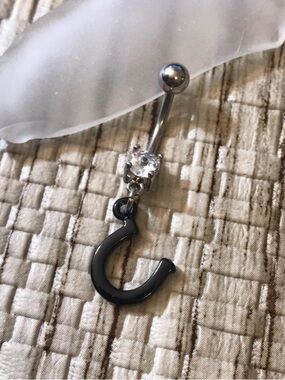 CLEAR GEM BLACK HORSE SHOE DANGLE BELLY BUTTON RING NAVEL RING PIERCING NEW 14G